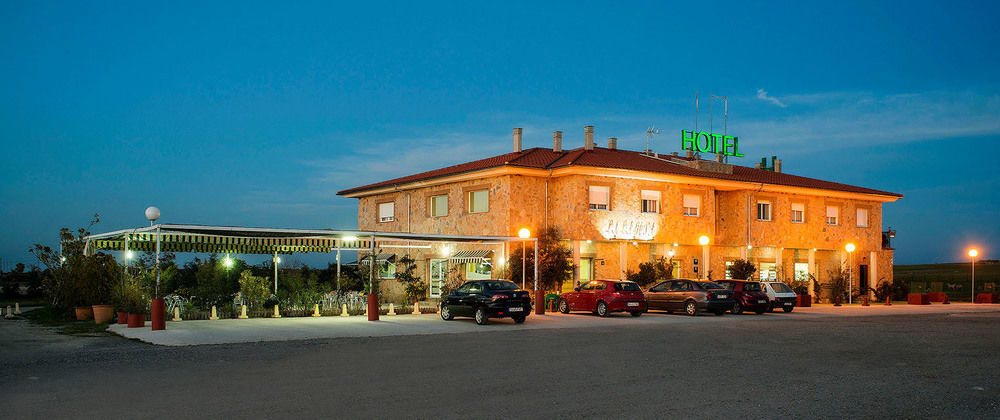Hotel Sostenible La Laguna Brozas Exterior foto